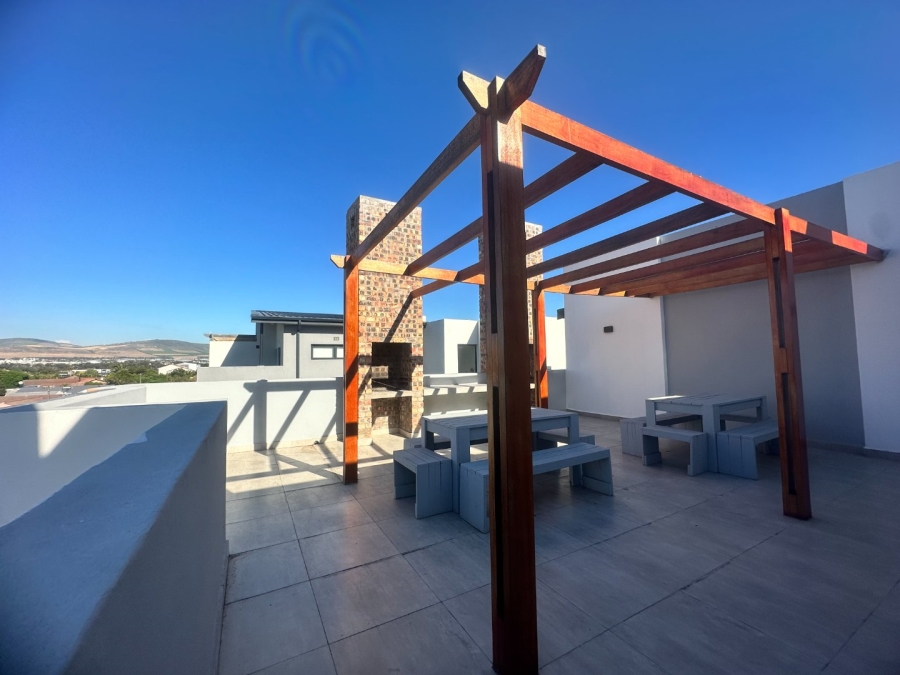 1 Bedroom Property for Sale in Table View Western Cape